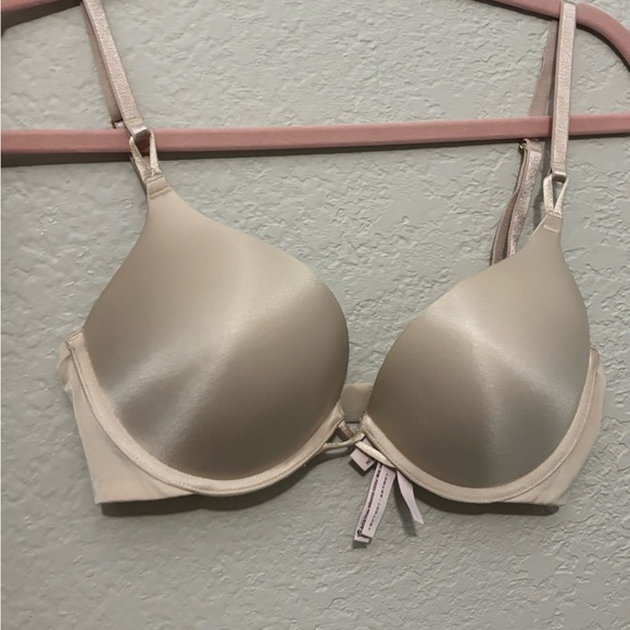 Victoria's Secret Tan Push-Up Bra - Picture 3 of 6